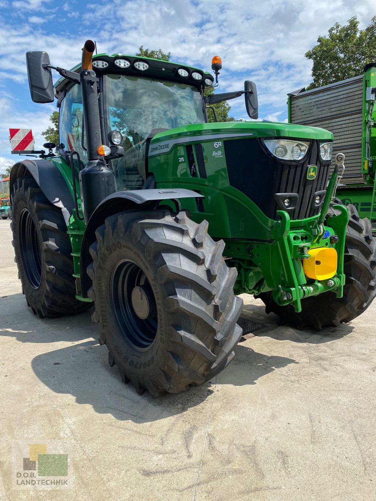 Traktor des Typs John Deere 6R 215 6R215, Gebrauchtmaschine in Brunnen (Bild 4)