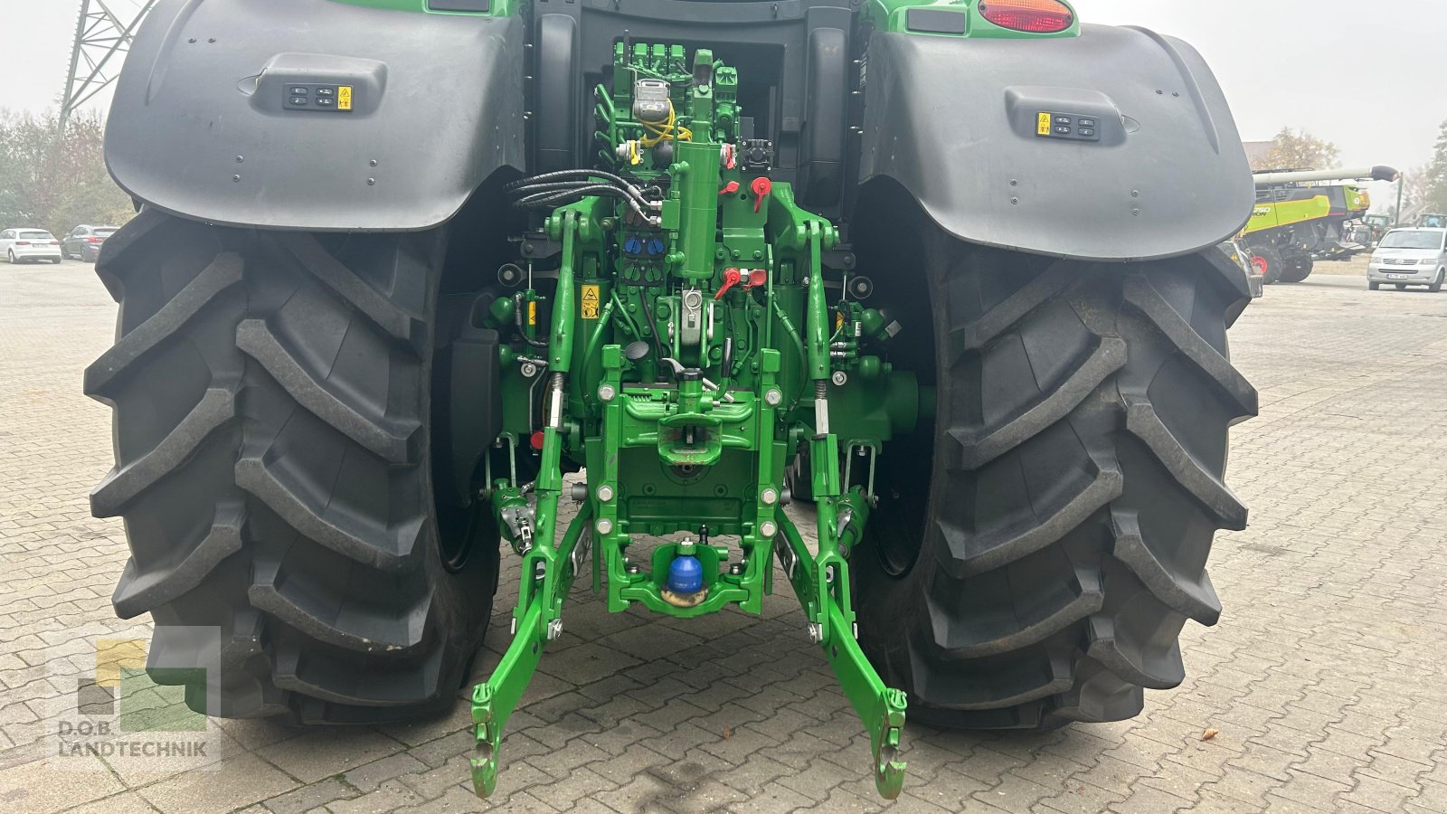 Traktor des Typs John Deere 6R 215 6R215, Gebrauchtmaschine in Regensburg (Bild 11)