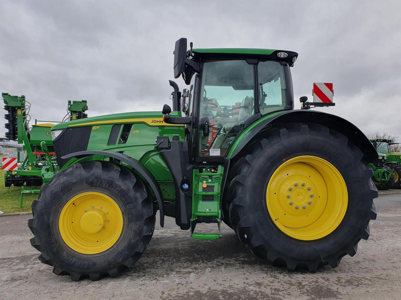 Traktor типа John Deere 6R 215 MP23, Neumaschine в Niederkirchen (Фотография 4)