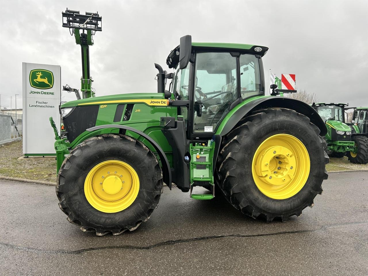 Traktor des Typs John Deere 6R 215 MP24, Neumaschine in Niederkirchen (Bild 1)