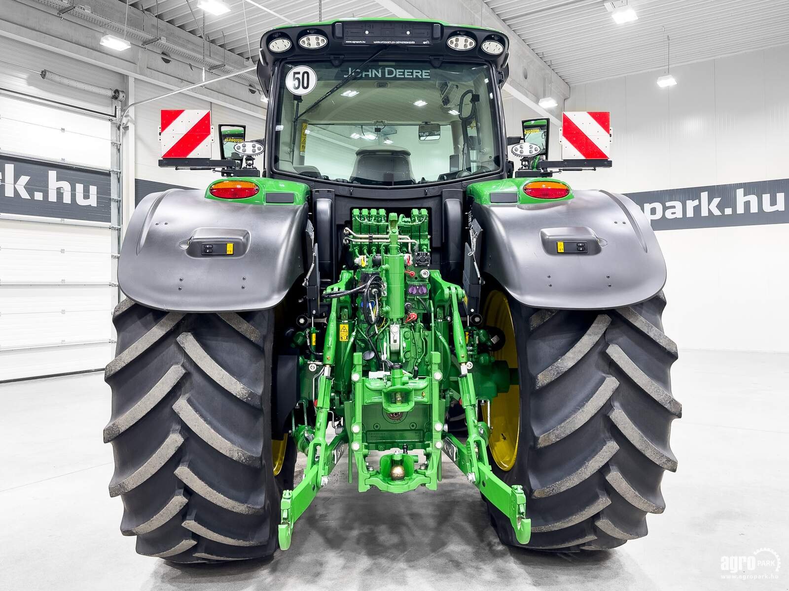 Traktor типа John Deere 6R 215, Gebrauchtmaschine в Csengele (Фотография 5)