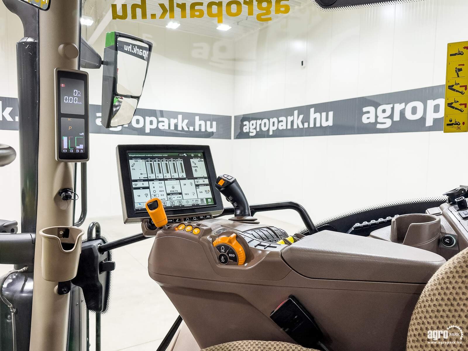 Traktor Türe ait John Deere 6R 215, Gebrauchtmaschine içinde Csengele (resim 13)