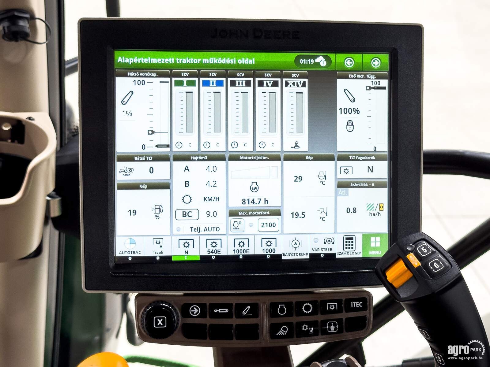 Traktor of the type John Deere 6R 215, Gebrauchtmaschine in Csengele (Picture 21)