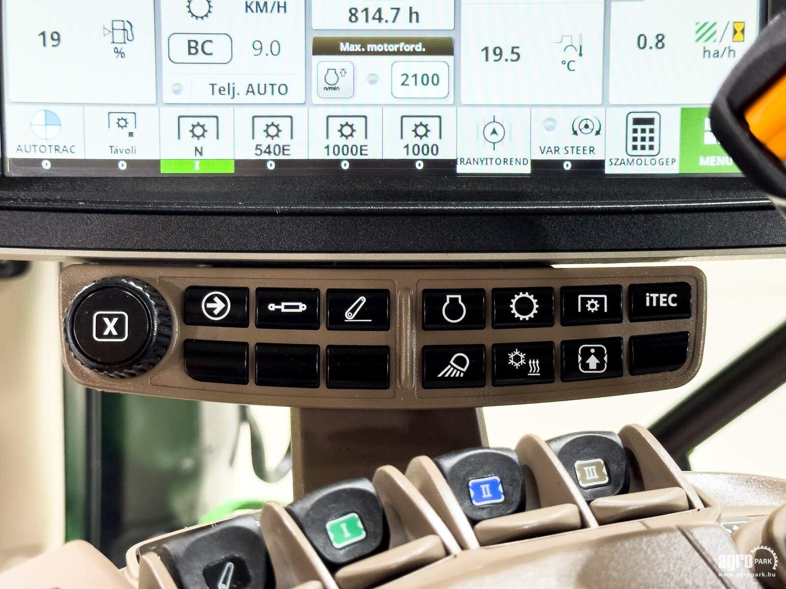 Traktor Türe ait John Deere 6R 215, Gebrauchtmaschine içinde Csengele (resim 22)