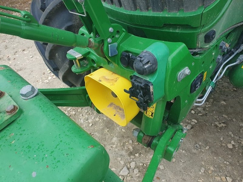 Traktor типа John Deere 6R 215, Gebrauchtmaschine в PITHIVIERS Cedex (Фотография 6)