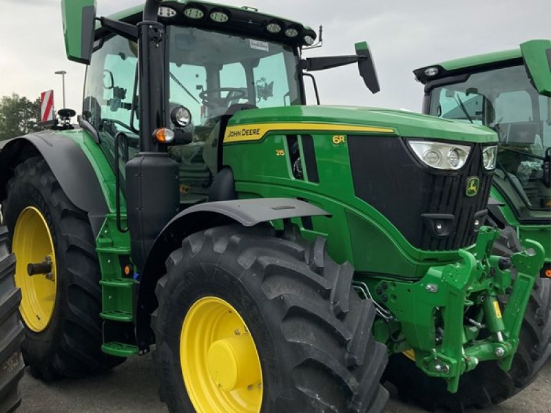 Traktor of the type John Deere 6R 215, Neumaschine in Chavornay (Picture 1)