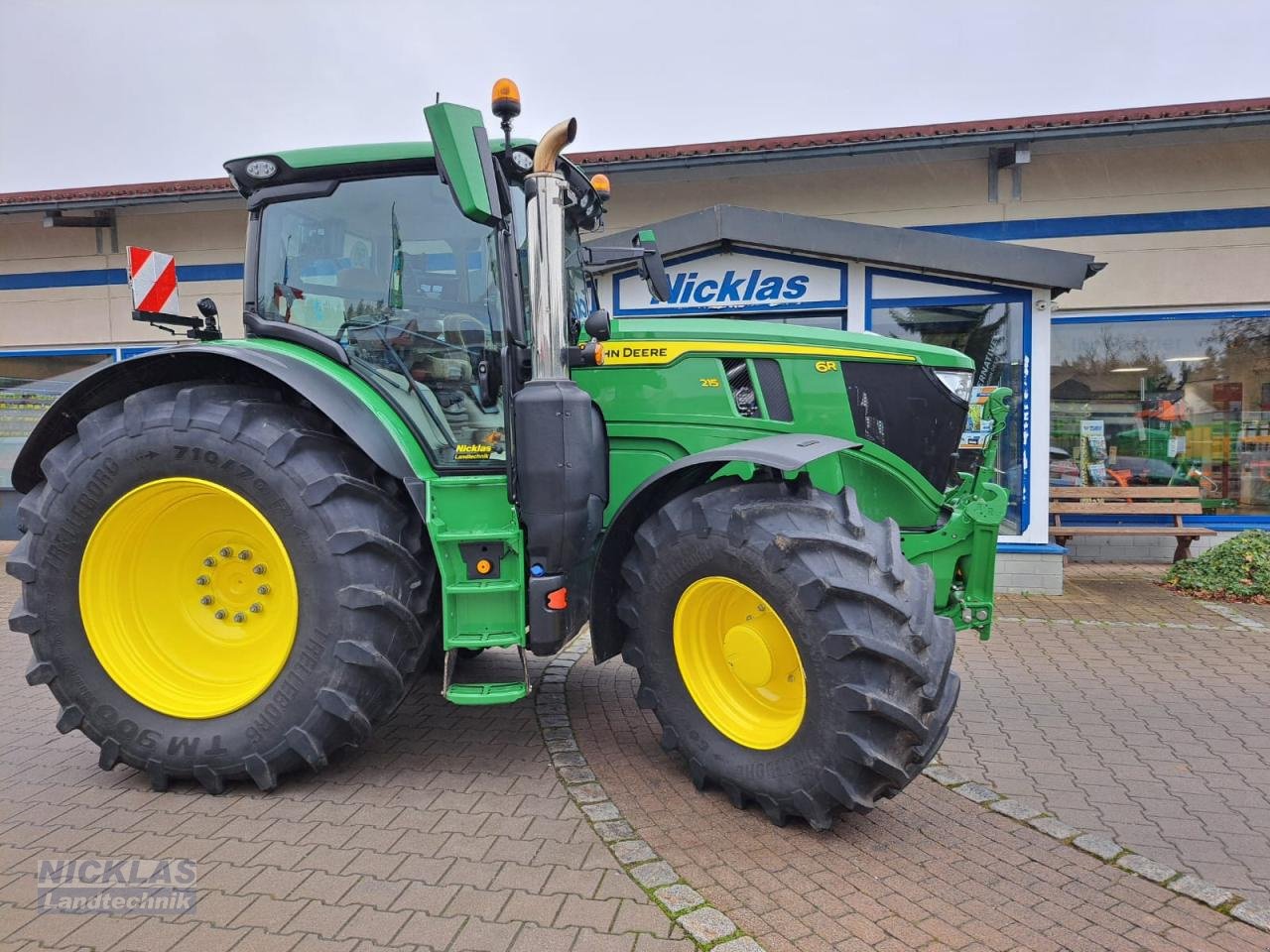 Traktor Türe ait John Deere 6R 215, Neumaschine içinde Schirradorf (resim 1)