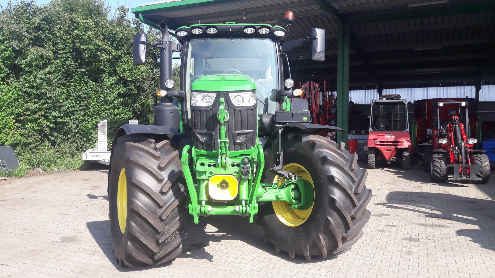 Traktor typu John Deere 6R 215, Gebrauchtmaschine v Aislingen (Obrázek 2)