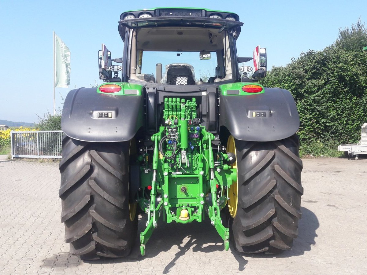 Traktor van het type John Deere 6R 215, Gebrauchtmaschine in Aislingen (Foto 3)