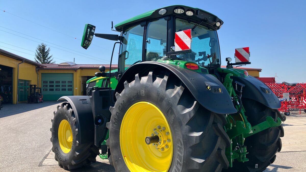 Traktor of the type John Deere 6R 215, Neumaschine in Zwettl (Picture 4)