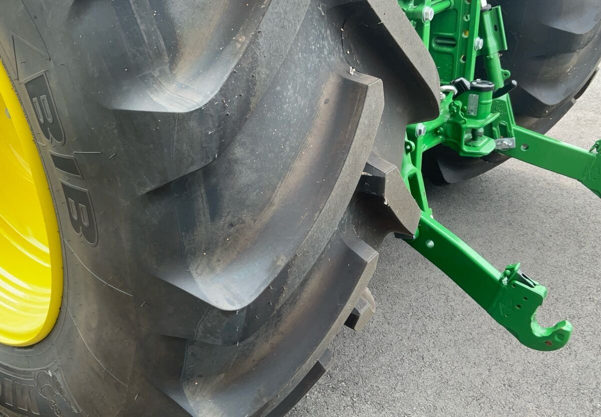 Traktor des Typs John Deere 6R 215, Neumaschine in Zwettl (Bild 18)