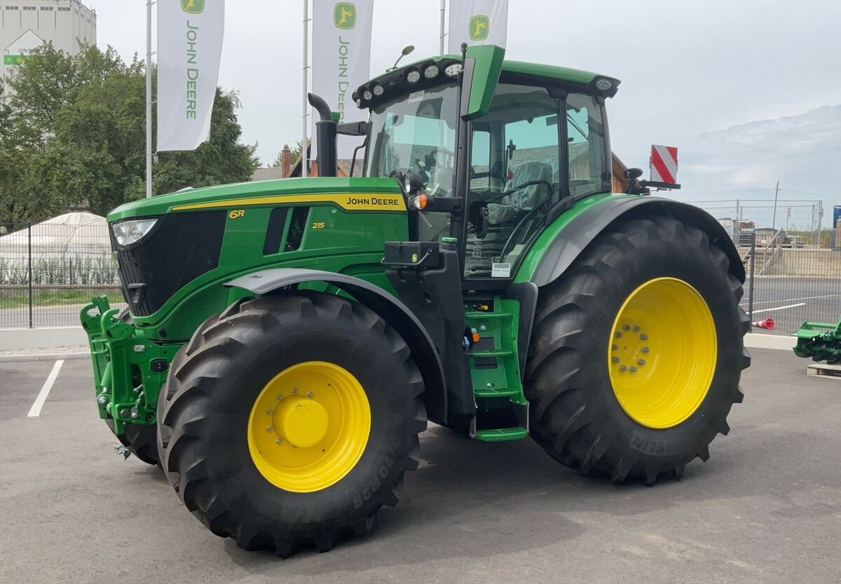 Traktor des Typs John Deere 6R 215, Neumaschine in Zwettl (Bild 19)