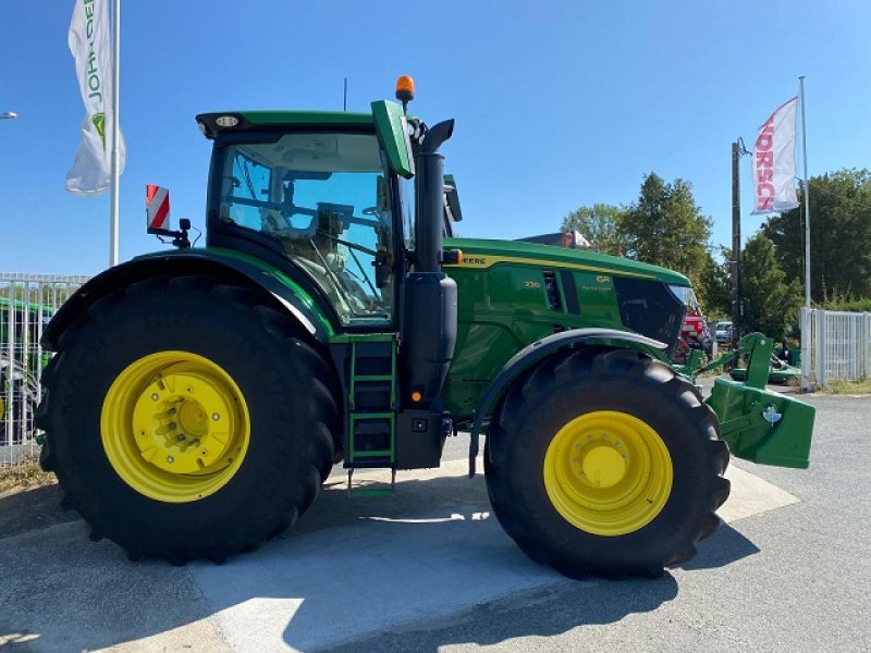 Traktor van het type John Deere 6R 230, Gebrauchtmaschine in LE PONT CHRETIEN (Foto 3)