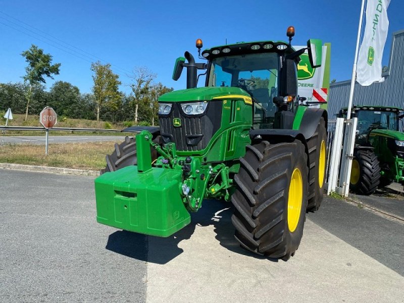 Traktor van het type John Deere 6R 230, Gebrauchtmaschine in LE PONT CHRETIEN (Foto 1)