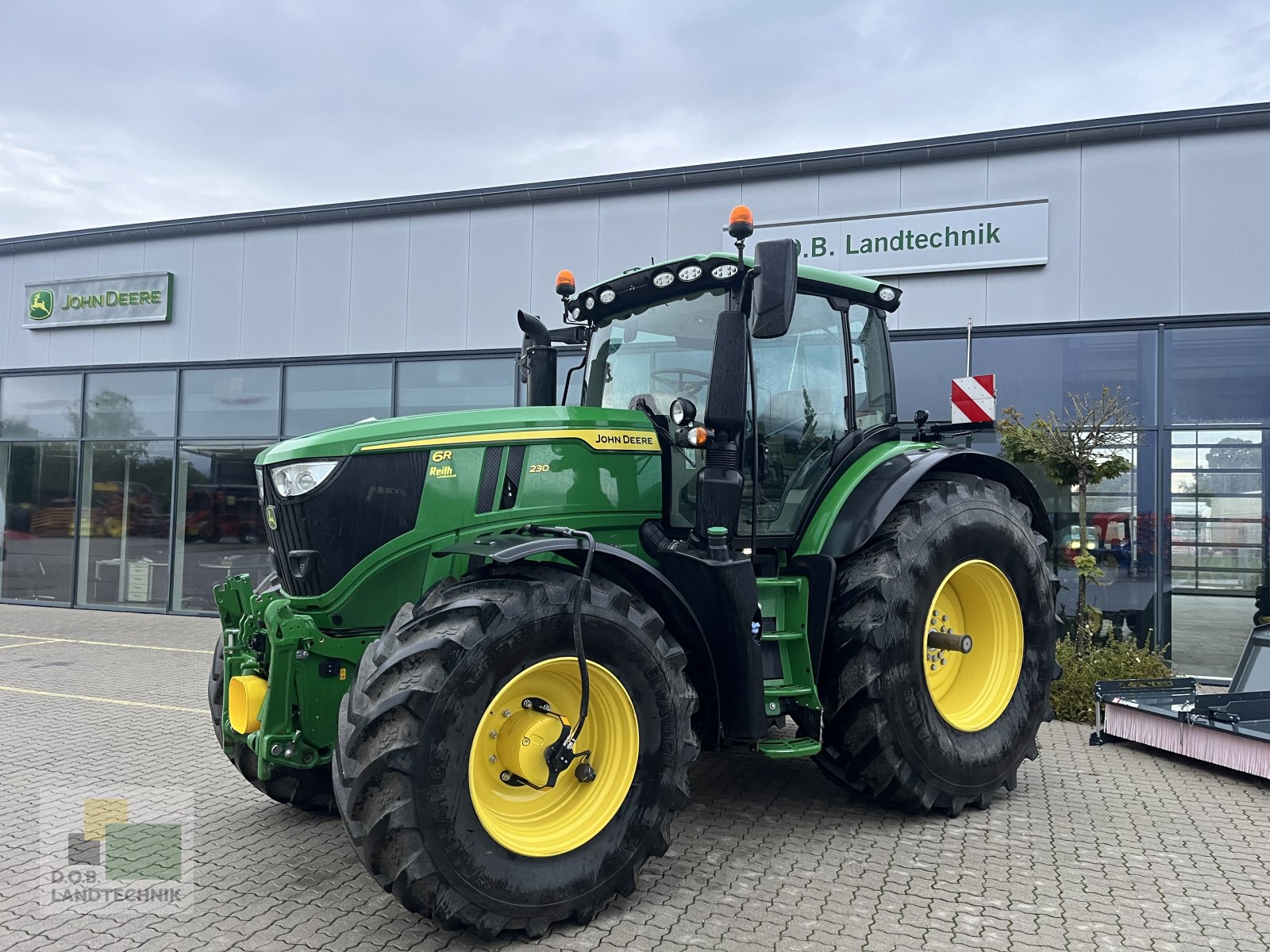 Traktor du type John Deere 6R 230, Gebrauchtmaschine en Langweid am Lech (Photo 1)