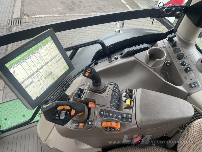 Traktor от тип John Deere 6R 230, Gebrauchtmaschine в Sülzetal OT Altenweddingen (Снимка 10)