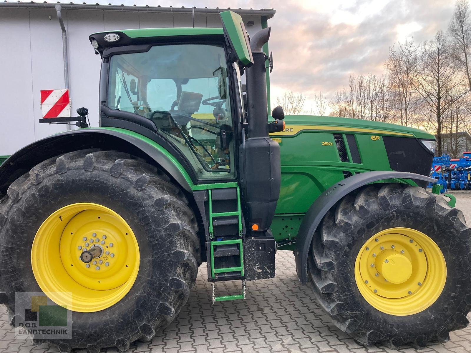 Traktor типа John Deere 6R 250 6R250 6250R, Gebrauchtmaschine в Regensburg (Фотография 3)