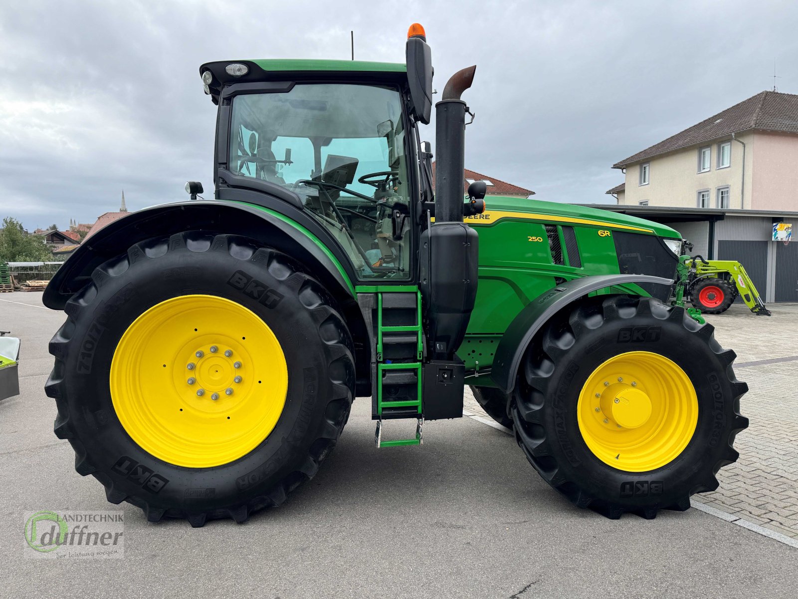 Traktor du type John Deere 6R 250 6R250, Gebrauchtmaschine en Hohentengen (Photo 11)