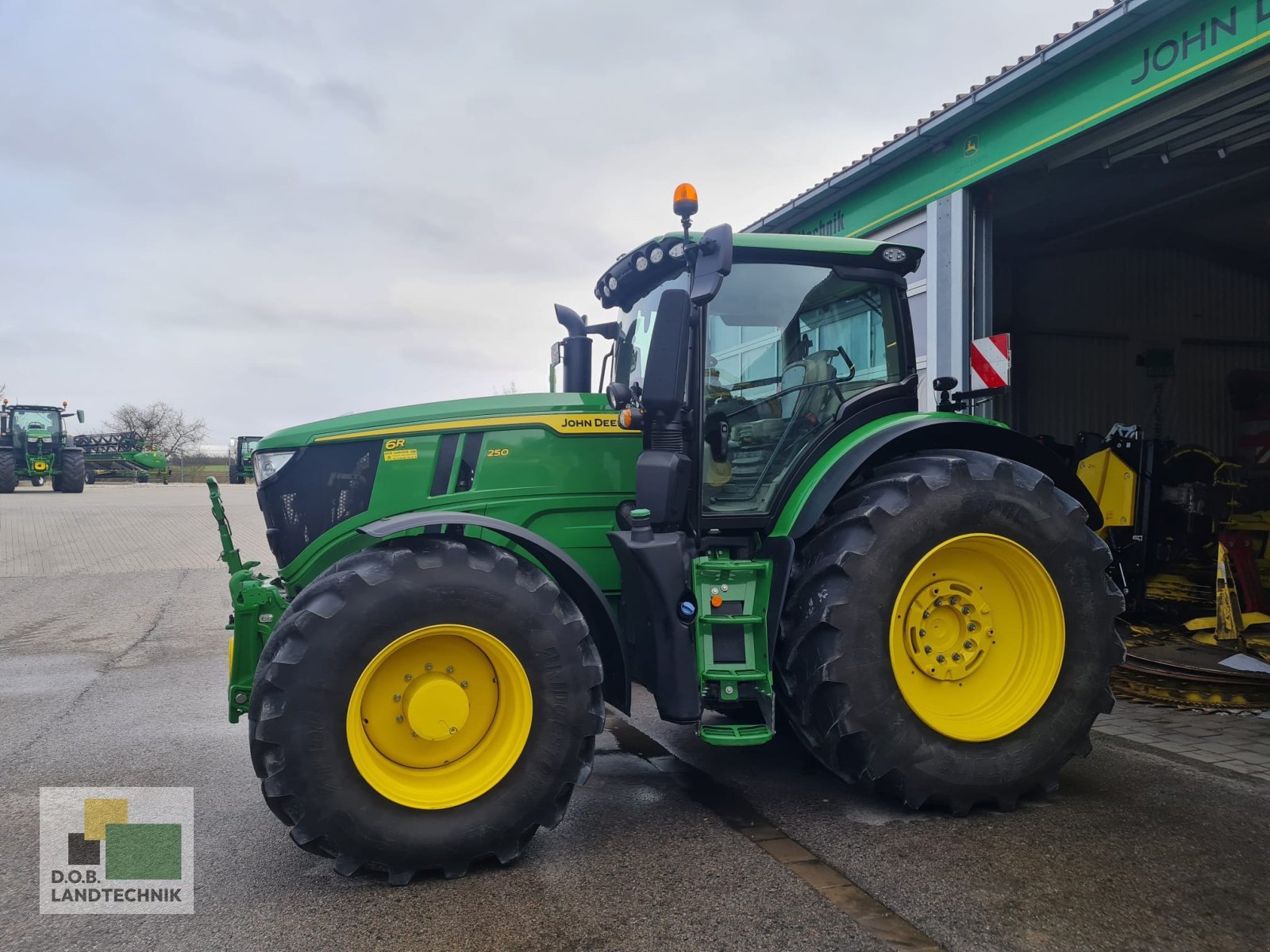 Traktor des Typs John Deere 6R 250 6R250, Gebrauchtmaschine in Lauterhofen (Bild 8)