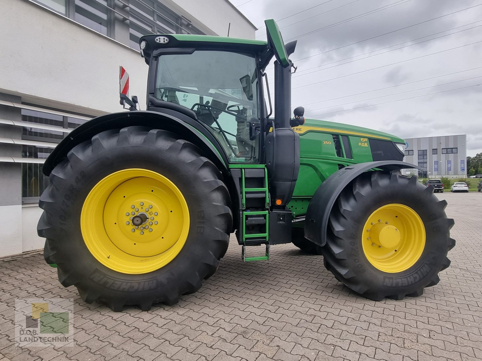 Traktor des Typs John Deere 6R 250 6R250, Gebrauchtmaschine in Regensburg (Bild 5)