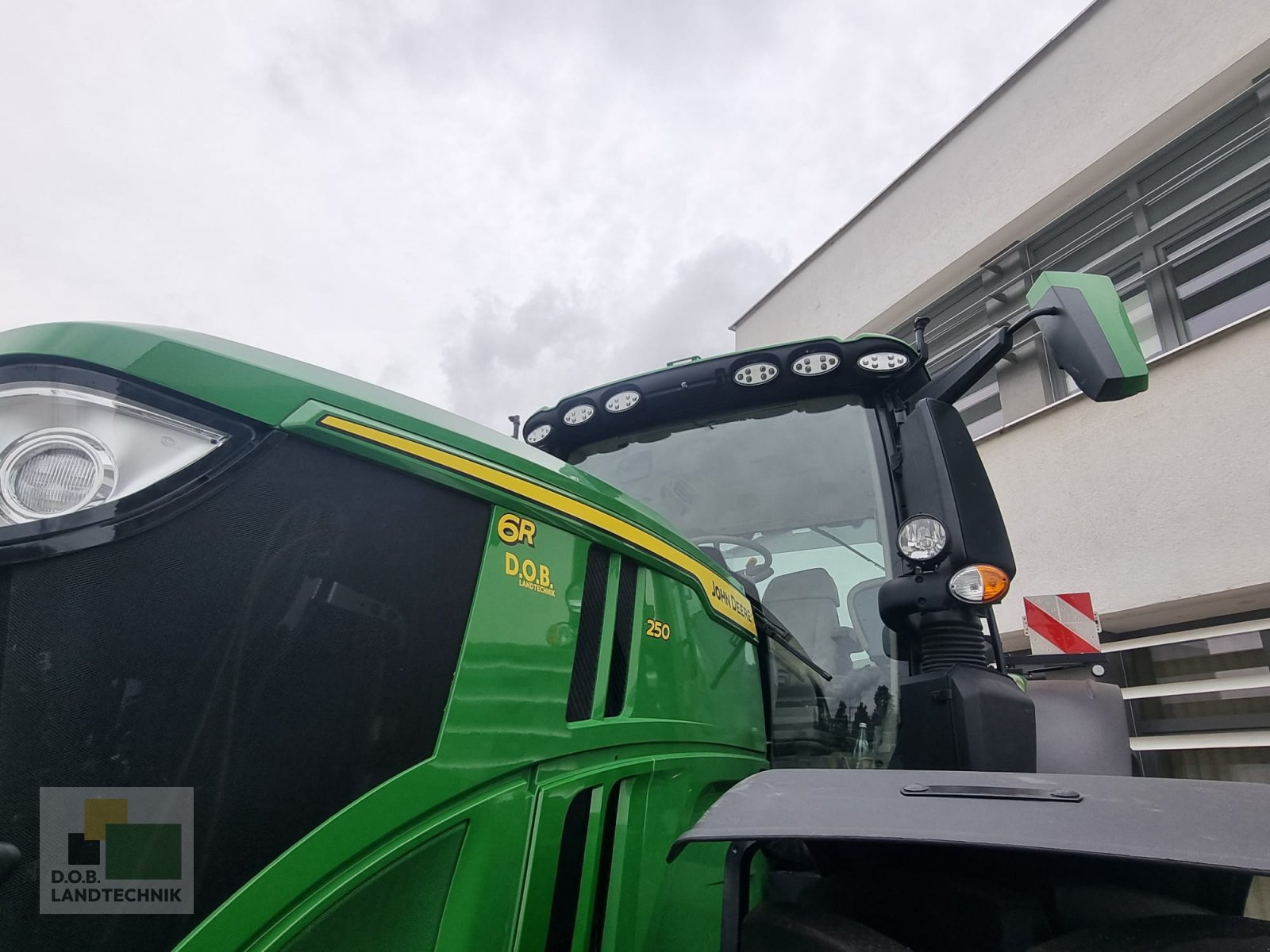 Traktor van het type John Deere 6R 250 6R250, Gebrauchtmaschine in Regensburg (Foto 8)