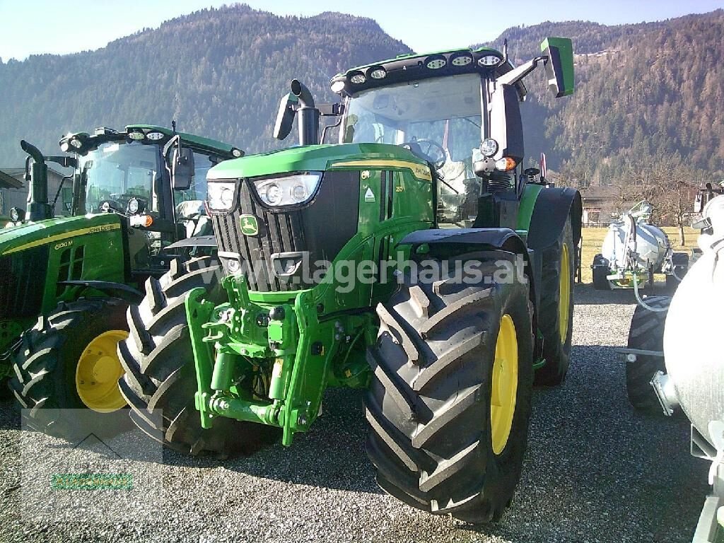 Traktor tipa John Deere 6R 250, Neumaschine u Schlitters (Slika 1)