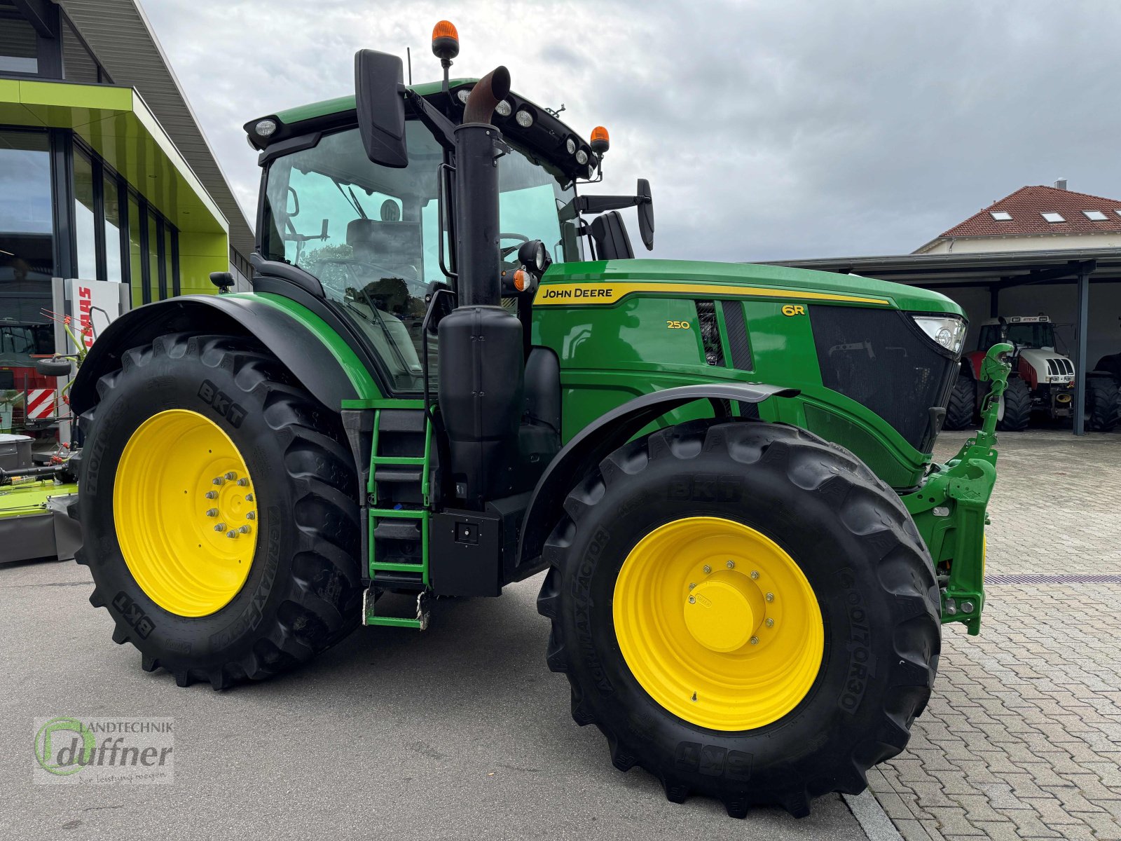 Traktor του τύπου John Deere 6R 250, Gebrauchtmaschine σε Hohentengen (Φωτογραφία 1)