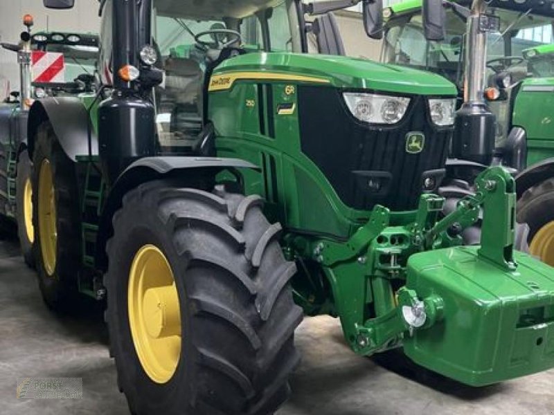 Traktor tipa John Deere 6R 250, Neumaschine u Jahnatal