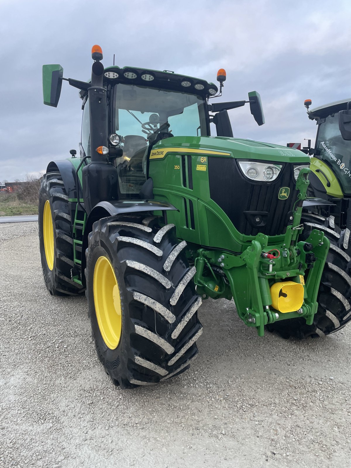 Traktor van het type John Deere 6R 250, Gebrauchtmaschine in Seubersdorf (Foto 2)