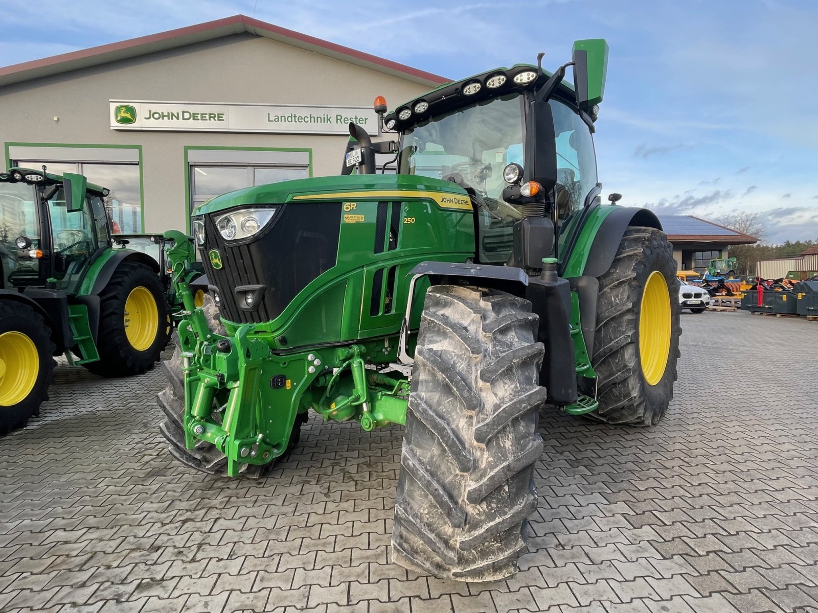 Traktor a típus John Deere 6R 250, Gebrauchtmaschine ekkor: Burglengenfeld (Kép 1)