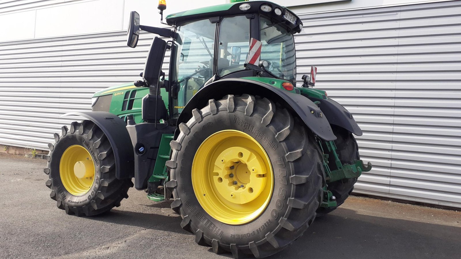 Traktor typu John Deere 6R, Gebrauchtmaschine w Les Touches (Zdjęcie 4)