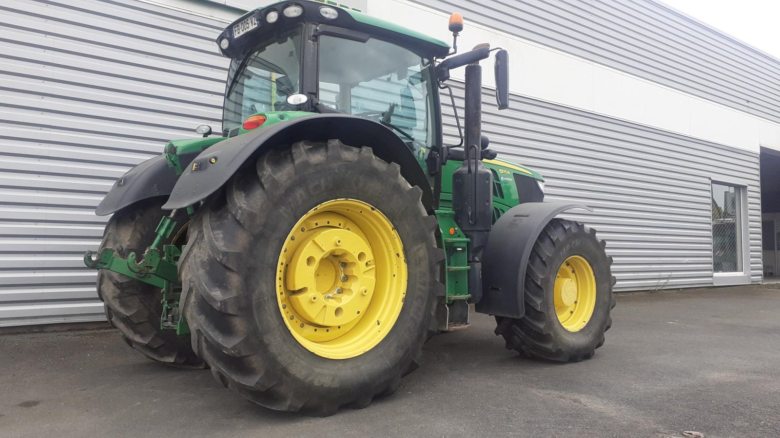 Traktor typu John Deere 6R, Gebrauchtmaschine w Les Touches (Zdjęcie 3)