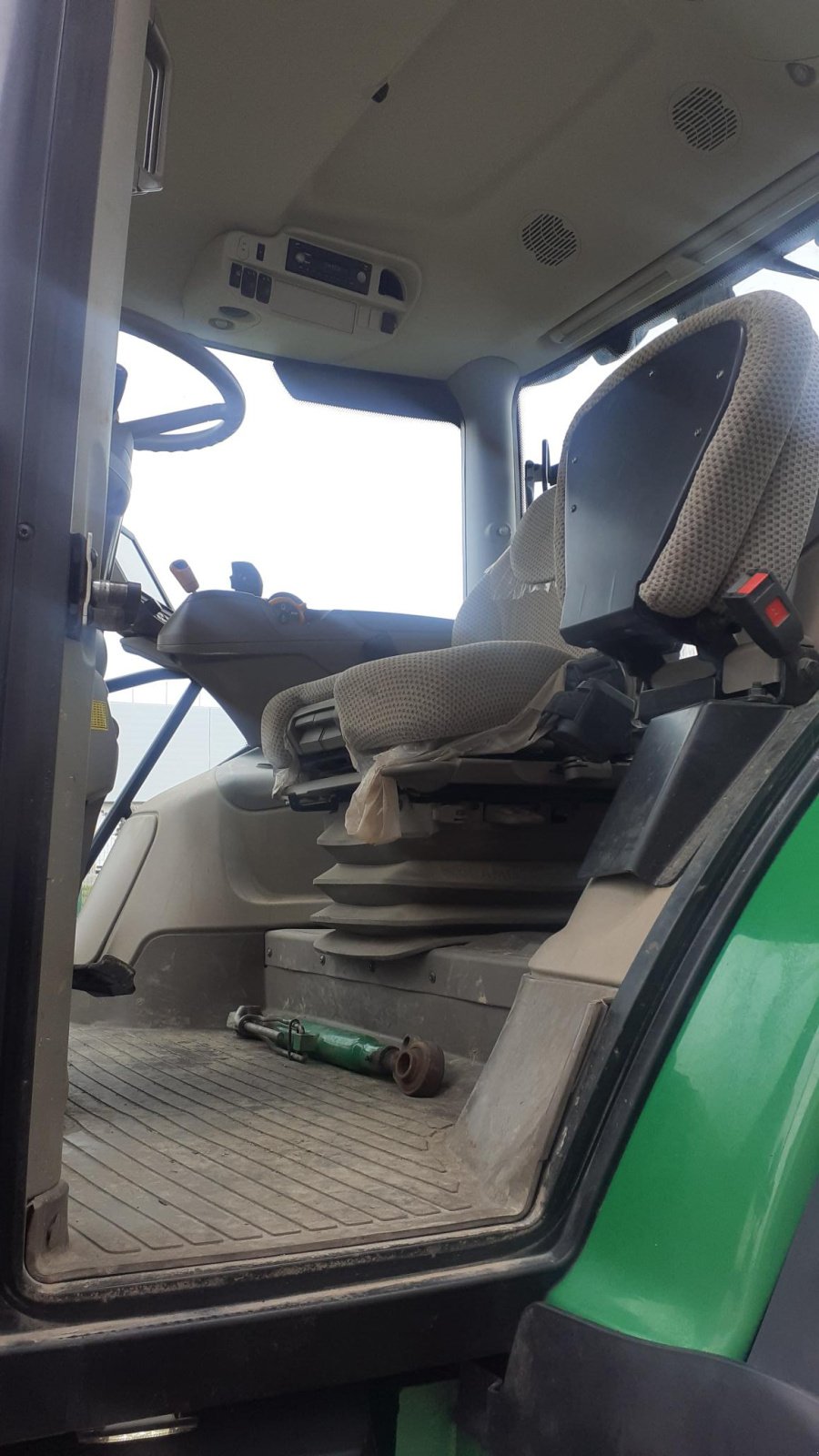 Traktor van het type John Deere 6R, Gebrauchtmaschine in Les Touches (Foto 5)