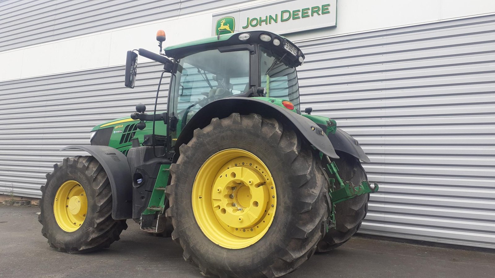 Traktor typu John Deere 6R, Gebrauchtmaschine w Les Touches (Zdjęcie 4)