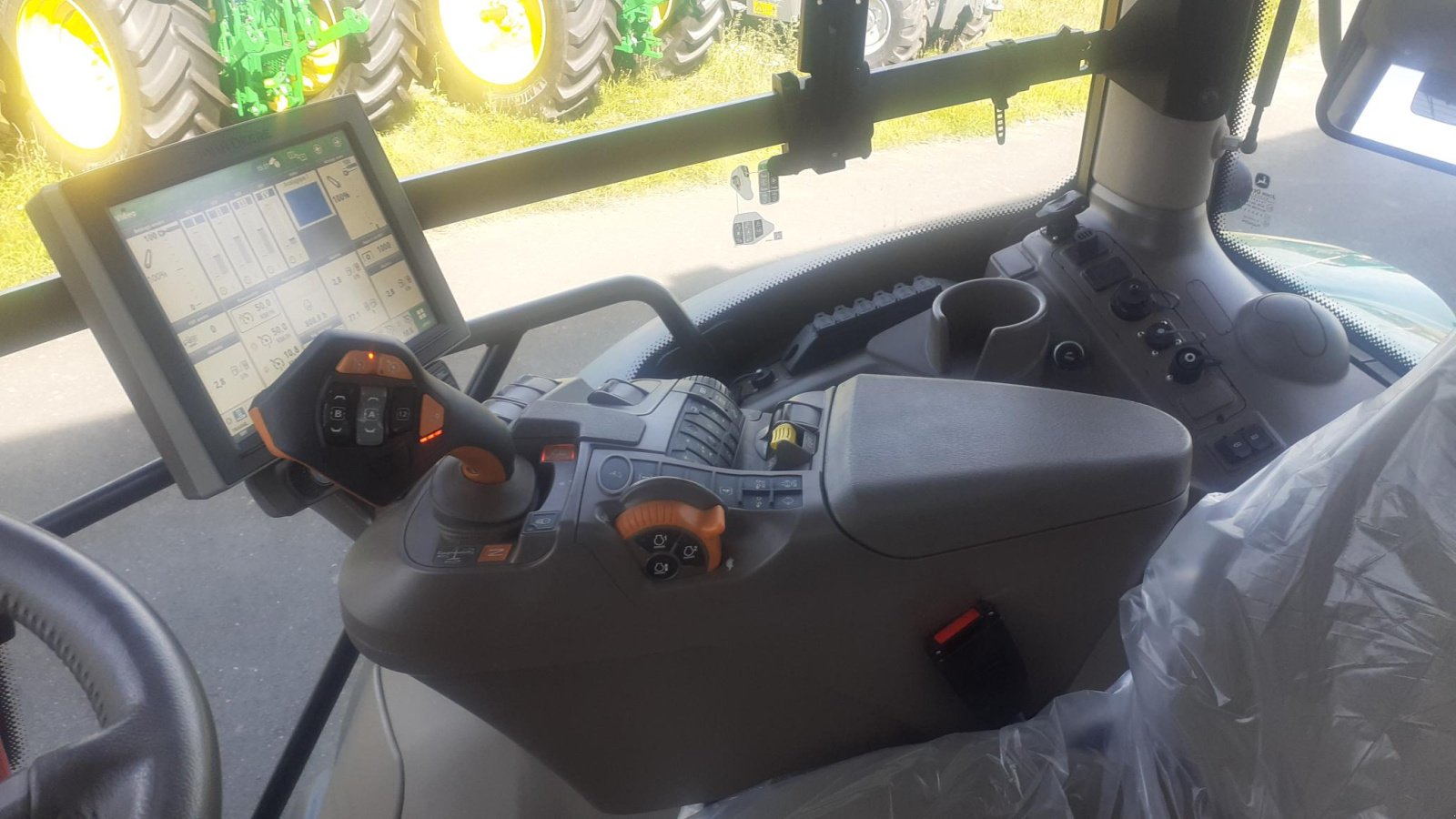 Traktor του τύπου John Deere 6R, Gebrauchtmaschine σε Les Touches (Φωτογραφία 6)