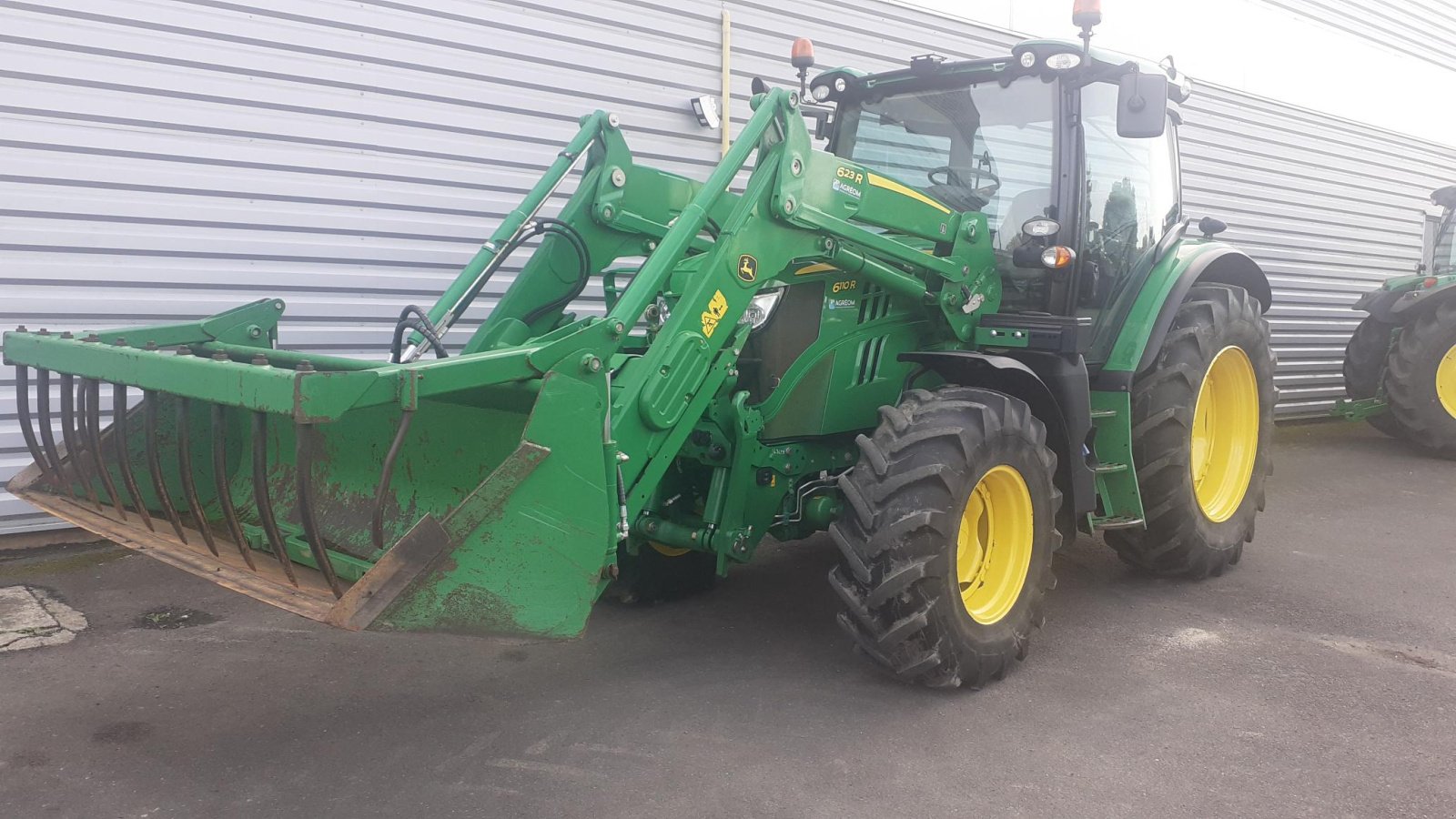 Traktor typu John Deere 6R, Gebrauchtmaschine w Les Touches (Zdjęcie 1)