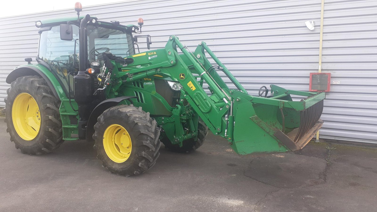 Traktor typu John Deere 6R, Gebrauchtmaschine w Les Touches (Zdjęcie 2)