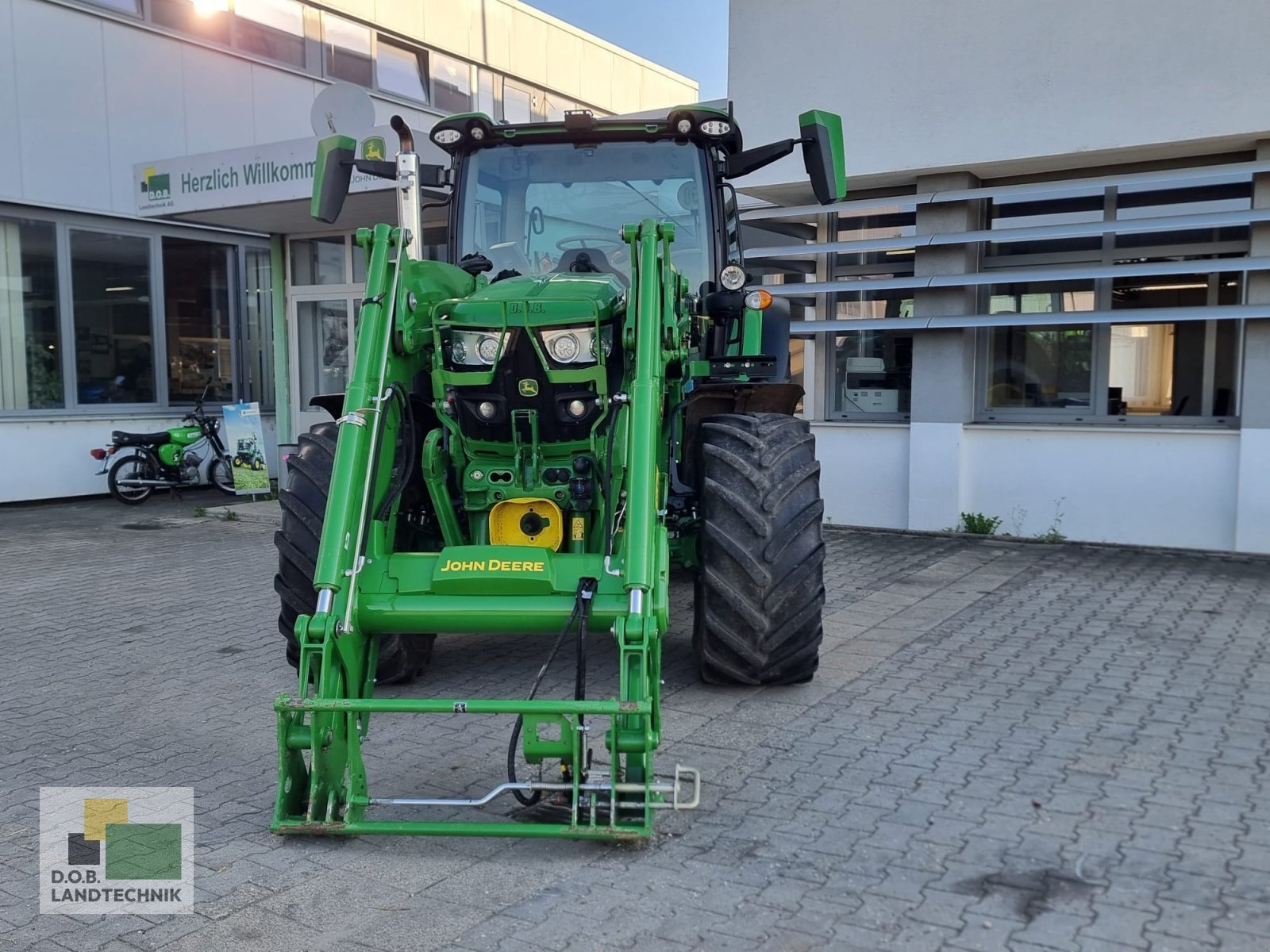 Traktor типа John Deere 6R110 6R 110 Garantieverlängerung, Gebrauchtmaschine в Regensburg (Фотография 8)