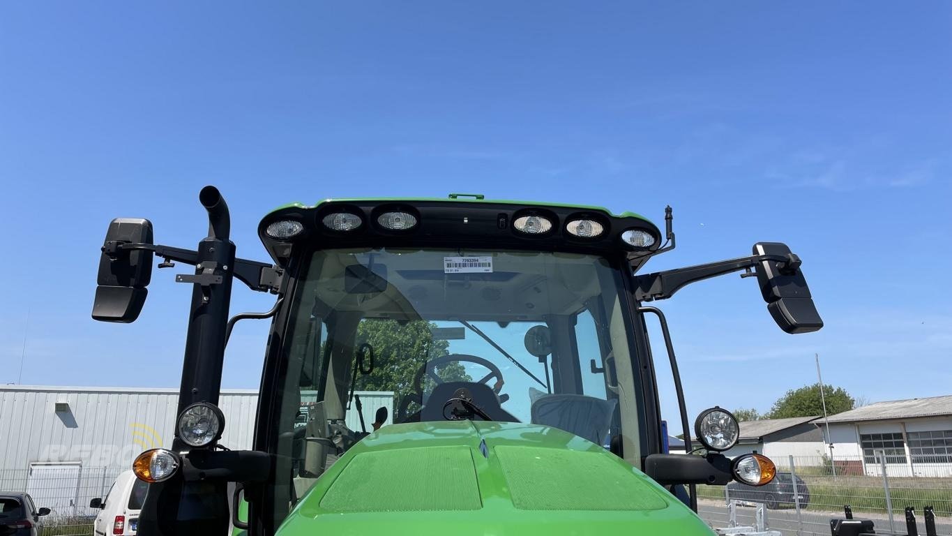 Traktor van het type John Deere 6R120, Neumaschine in Nordenham (Foto 12)