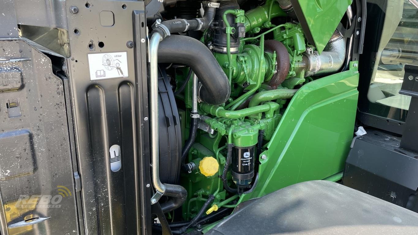 Traktor van het type John Deere 6R120, Neumaschine in Nordenham (Foto 19)