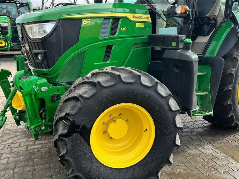 Traktor van het type John Deere 6R130 SOLGT til Jylland. Front PTO. AutoTrac ready. GPS. Premium comfort pakker. Ring til Ulrik for mere info på 40255544. Jeg snakker Jysk, tysk og engelsk., Gebrauchtmaschine in Kolding (Foto 1)