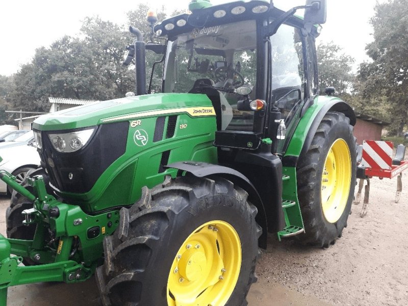 Traktor a típus John Deere 6R130 SOLGT!!! To mere på lager!!! Den nyeste 6R model!!! StarFire 6000 antenne. GPS. AutoTrac. Frontlift. Ring til Ulrik for mere info på 40255544. Jeg snakker Jysk, tysk og engelsk., Gebrauchtmaschine ekkor: Kolding (Kép 1)