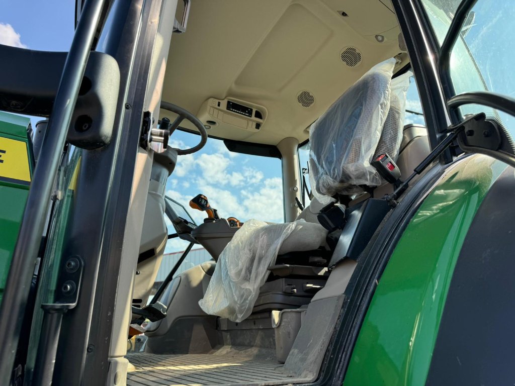 Traktor of the type John Deere 6R175 COMMANDPRO - GARANTIE  -  DESTOCKAGE, Gebrauchtmaschine in GUERET (Picture 9)