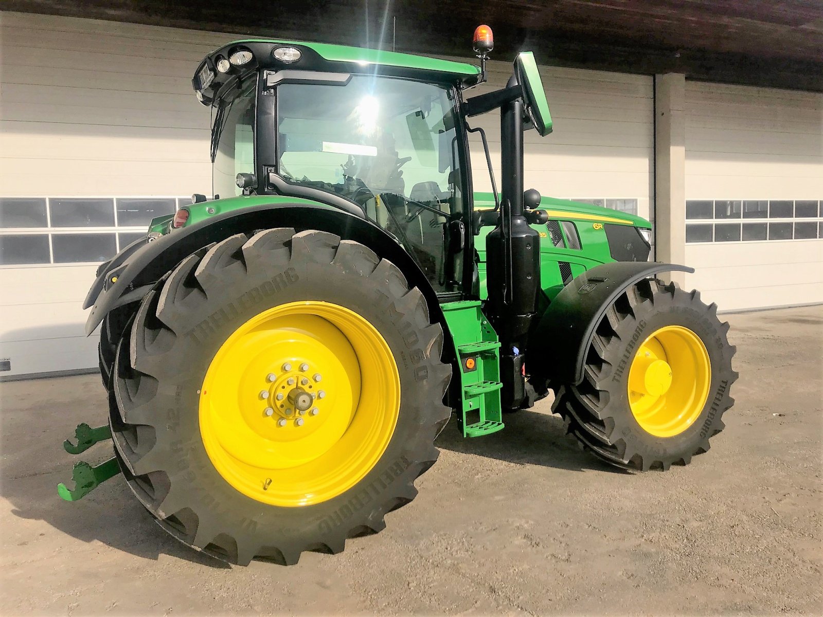 Traktor типа John Deere 6R185    6R 185, Gebrauchtmaschine в Pfeffenhausen (Фотография 1)