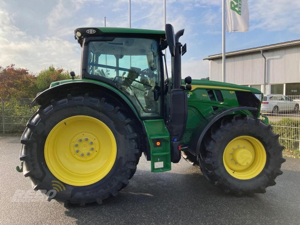 Traktor van het type John Deere 6R185, Neumaschine in Sörup (Foto 7)