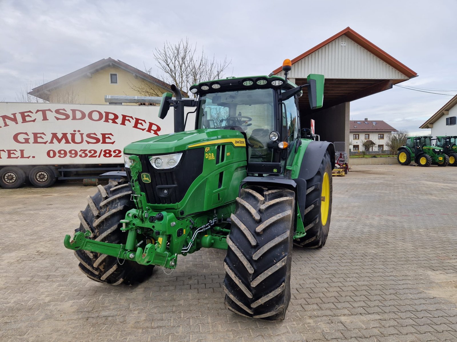 Traktor van het type John Deere 6R185, Gebrauchtmaschine in Osterhofen (Foto 1)