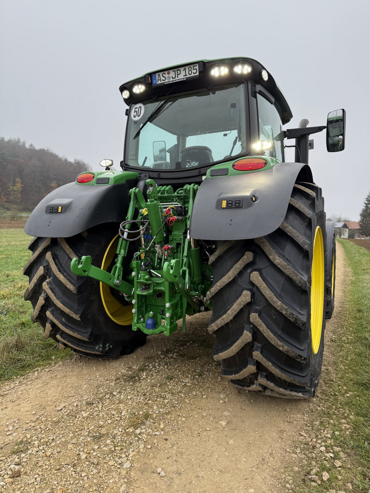 Traktor des Typs John Deere 6R185, Gebrauchtmaschine in Kastl (Bild 2)