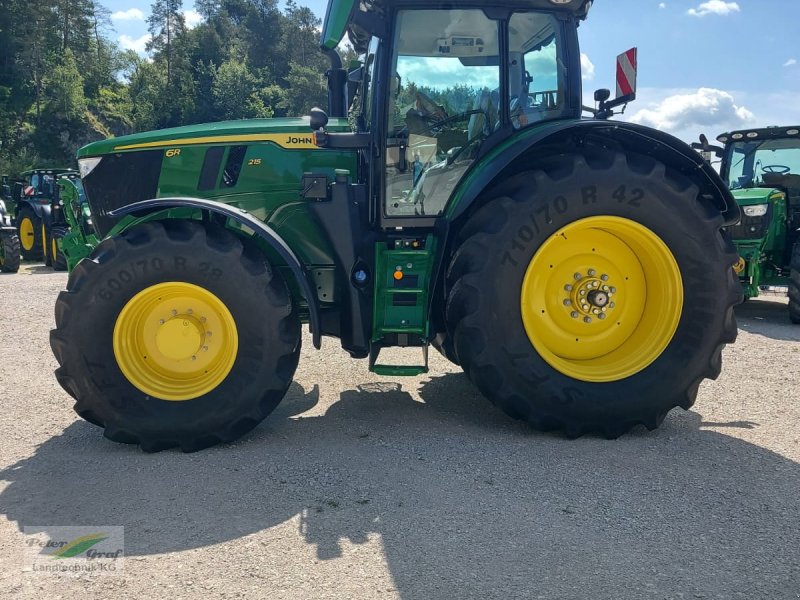 Traktor del tipo John Deere 6R215, Gebrauchtmaschine en Pegnitz-Bronn (Imagen 1)