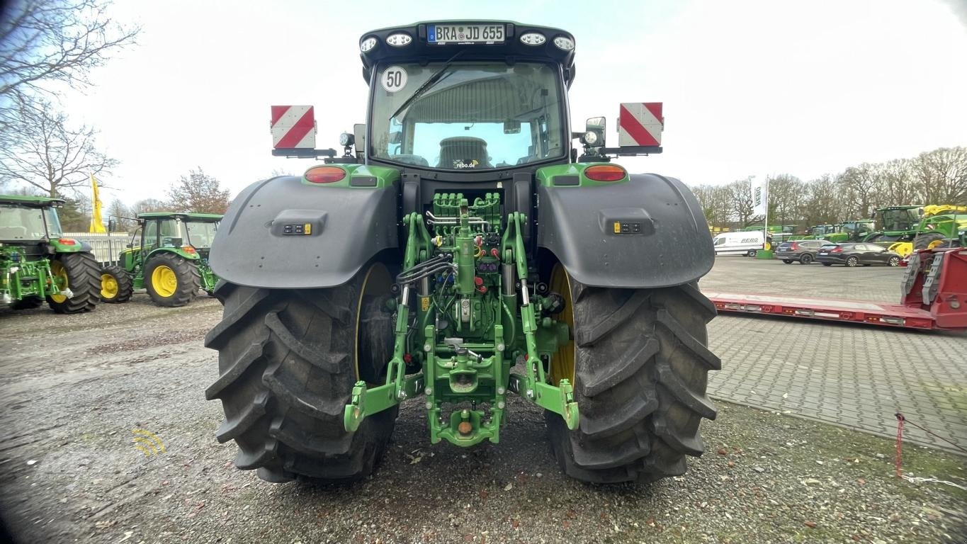 Traktor van het type John Deere 6R215, Neumaschine in Damme (Foto 5)