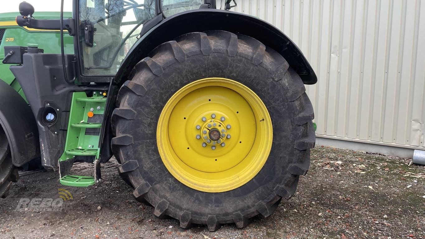 Traktor van het type John Deere 6R215, Neumaschine in Damme (Foto 9)